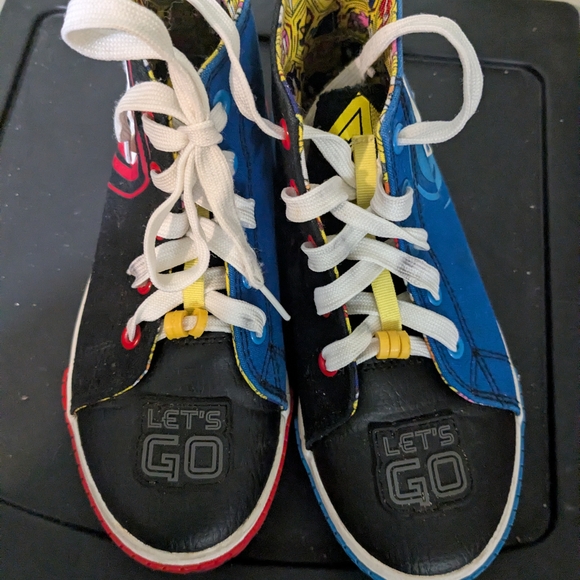 Kids Cartoon High-Top Sneakers - Black and Red - Picture 6 of 7